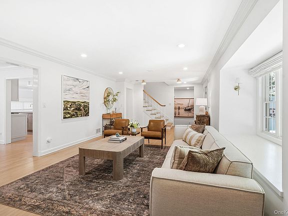 4th image of 7 Morehead Drive