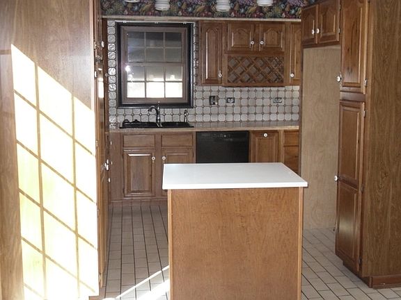 4th image of 2418 S Cedar Glen Dr