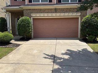 5692 Grande River Rd, College Park, GA 30349
