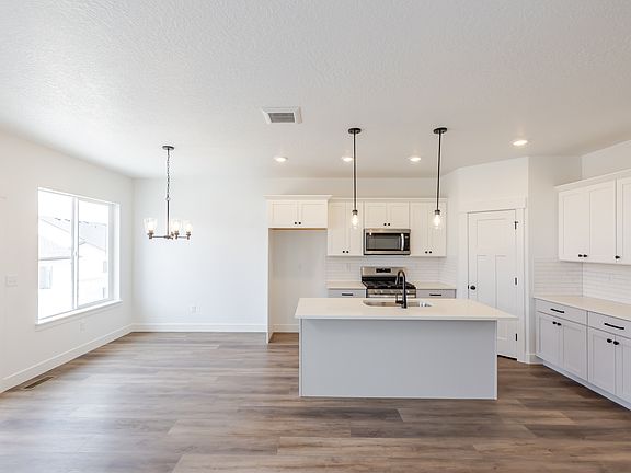 4th image of 4812 S Heartwood Rd #424