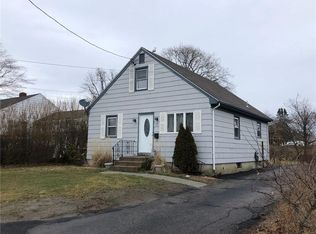 7 Beacon Ter, Middletown, RI 02842