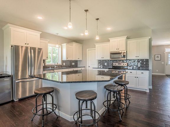 2nd image of 16071 Fair Meadows Ln