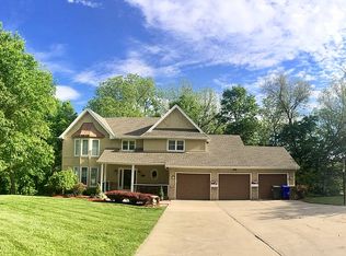 5062 Manchester Dr, Omaha, NE 68152