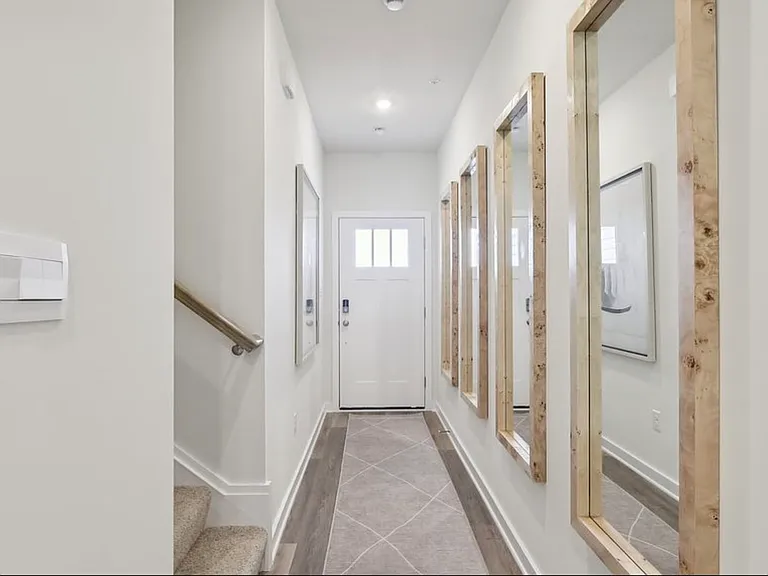143 Scotland Ln — Photo 3