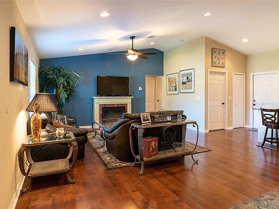 4th image of 1524 Rosemont Dr
