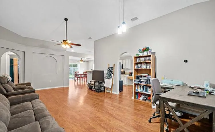 4726 Four Lakes Dr — Photo 6