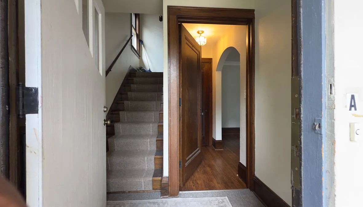 2 bed, 1.0 bath, 1100 sqft, $2,100 — Photo 2