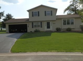 1449 Windsor Cir, Canandaigua, NY 14425