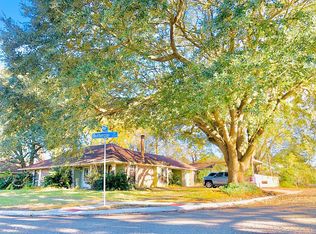 10141 Buttercup Dr, Baton Rouge, LA 70809