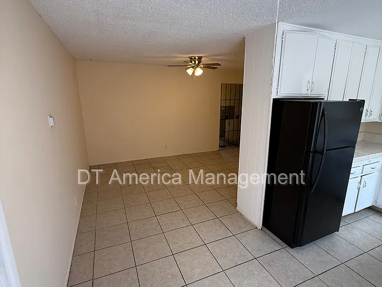 4221 Van Dyke Ave #7 — Photo 6