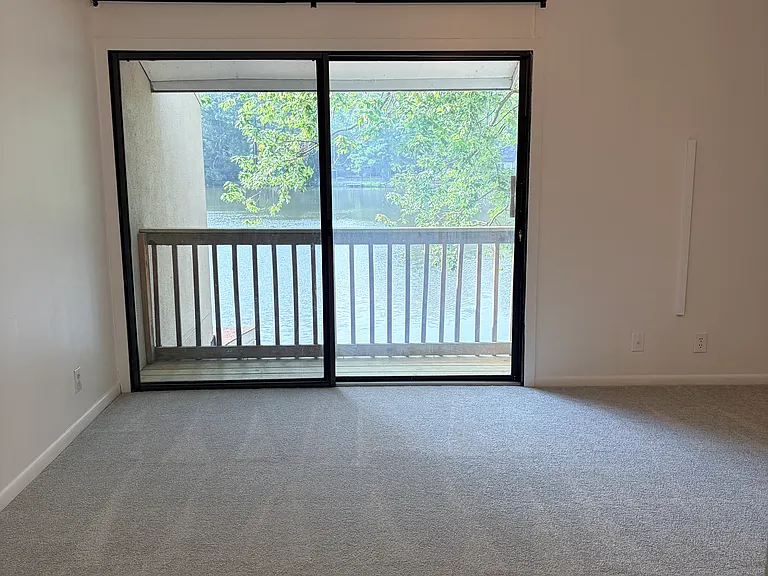 11 Royalgate Dr #11 — Photo 24