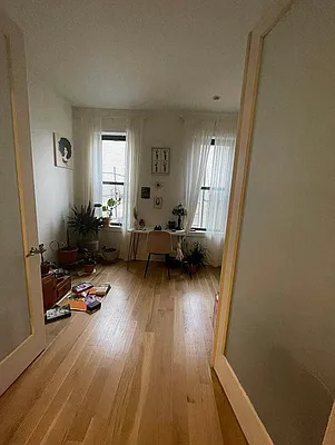 Rented by Space Link Realty | media 8