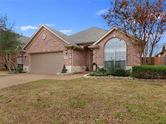 2nd image of 3329 Woodberry Ln