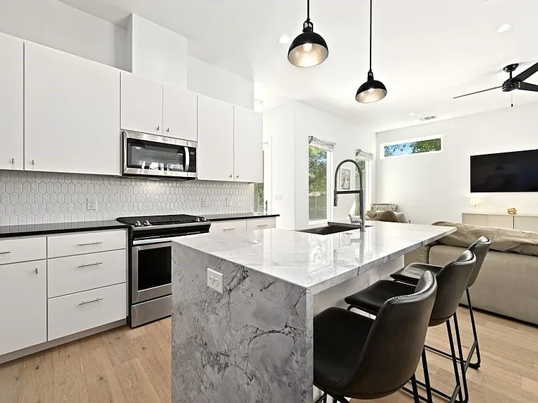 5212 Huisache St #2 — Photo 13