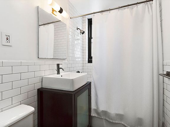 5th image of 115 Charles St APT 14