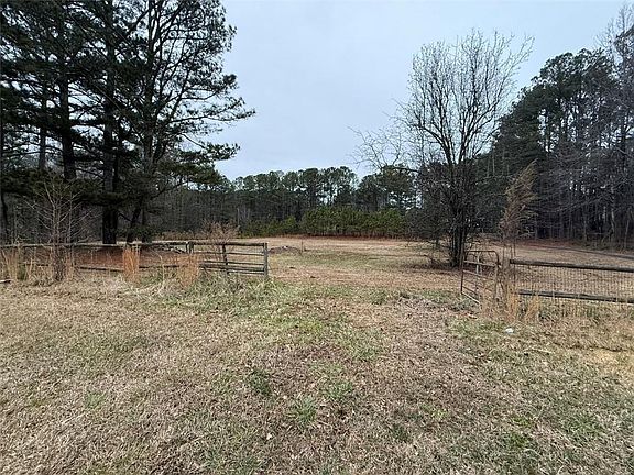 5th image of 3545 Rollins Rd