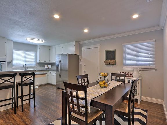 4th image of 1221 Farringdon Dr