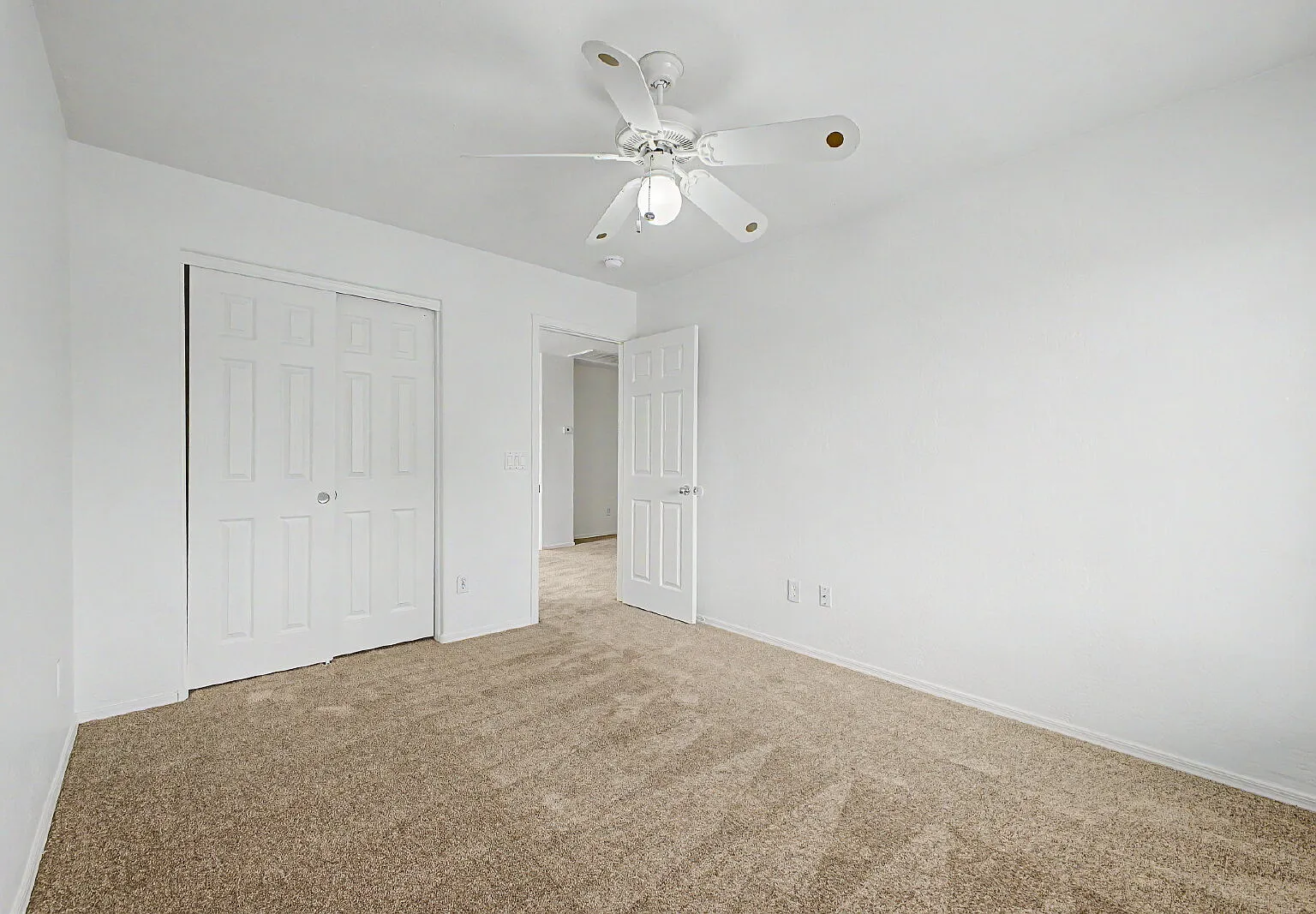 4 bed, 2.5 bath, 2494 sqft, $2,010 — Photo 1