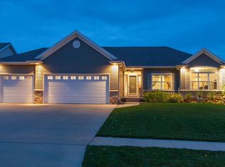 7721 Sandhurst Dr NW, Cedar Rapids, IA 52405