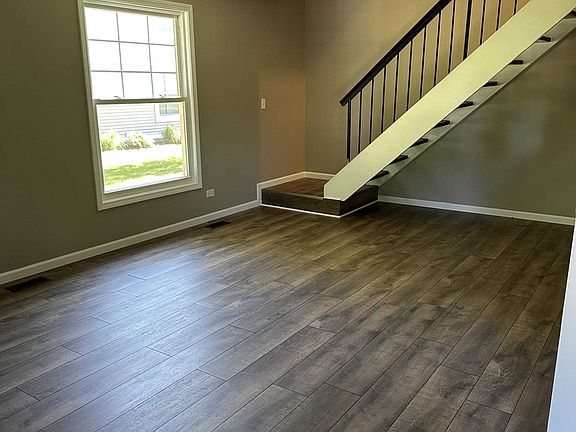 2nd image of 303 Somerset Ln #303