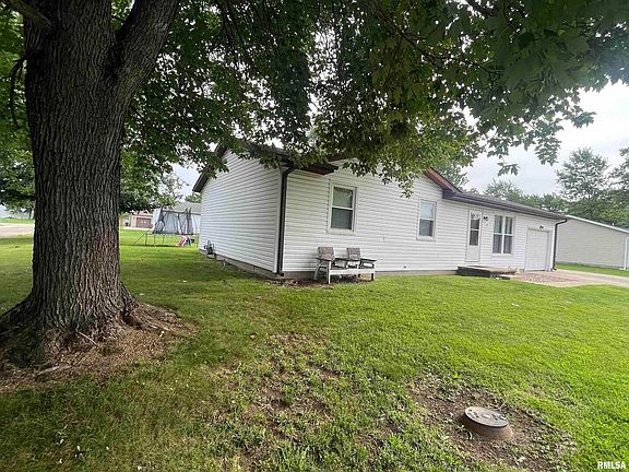 3rd image of 122 Lamar Dr