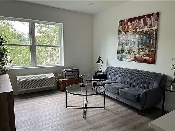 3rd image of 1127-1135 Stuyvesant Ave #207