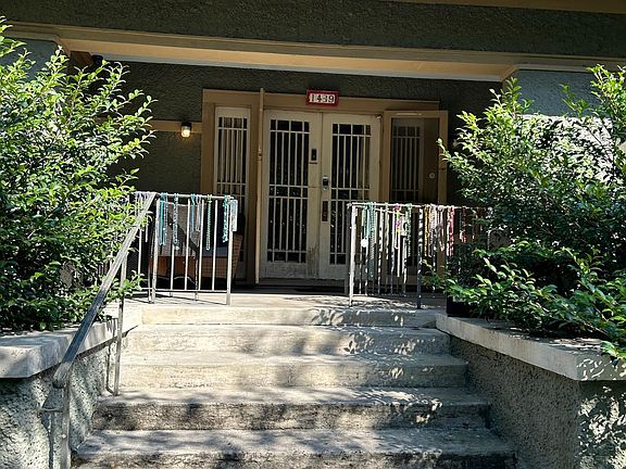 3rd image of 1439 Broadway St