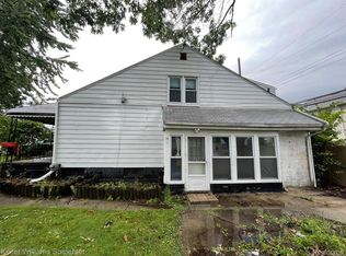 22416 Firwood Ave, Eastpointe, MI 48021