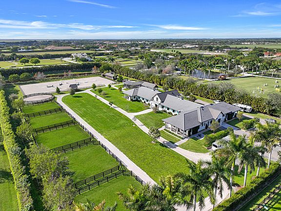 4th image of 4915 Stables Way