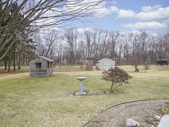 5th image of 22219 Hanover Dr