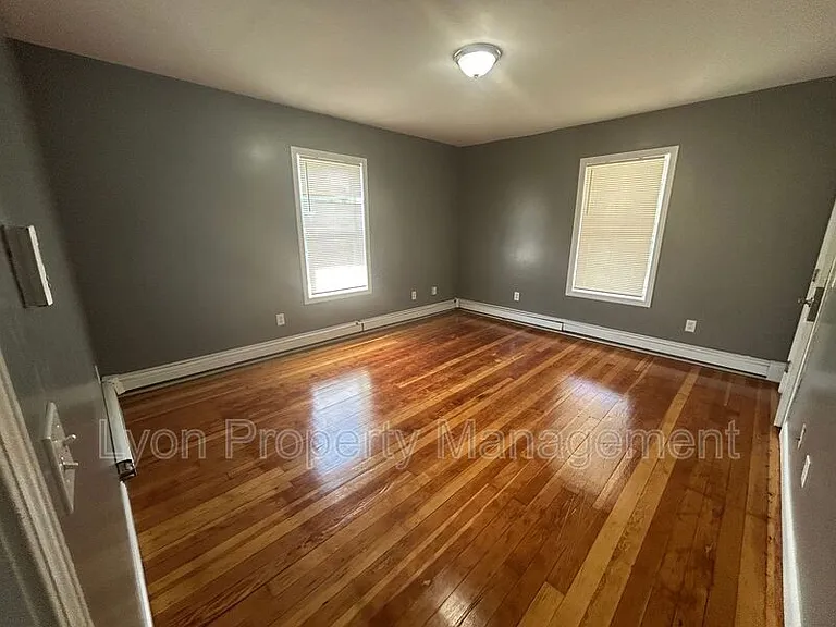 156 Pleasant St #3 — Photo 9