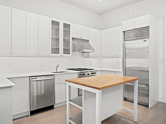 5th image of 42 Main St APT 5B