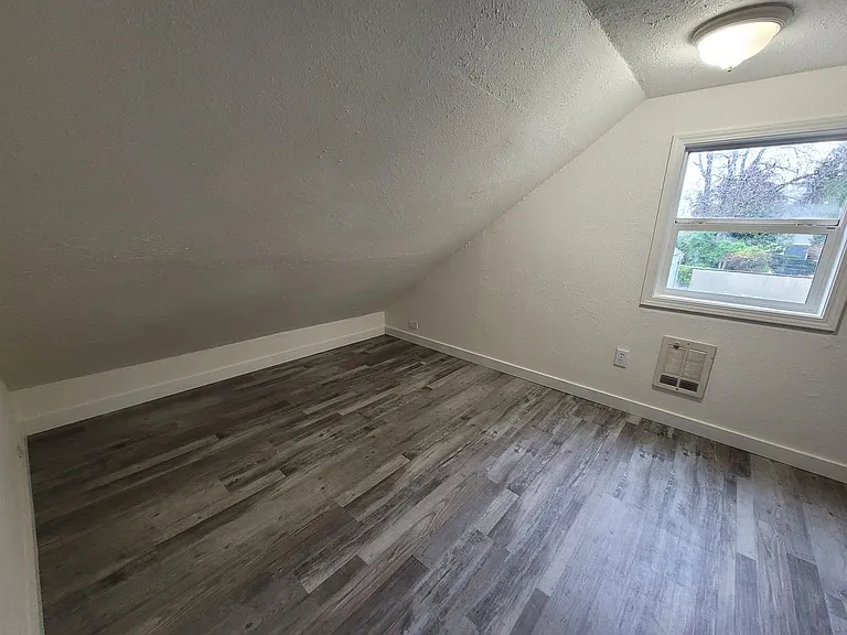 1395 Rainbow Dr — Photo 8