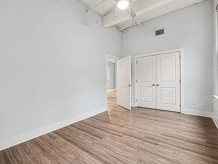 Newberry Lofts on 6th — Photo 21