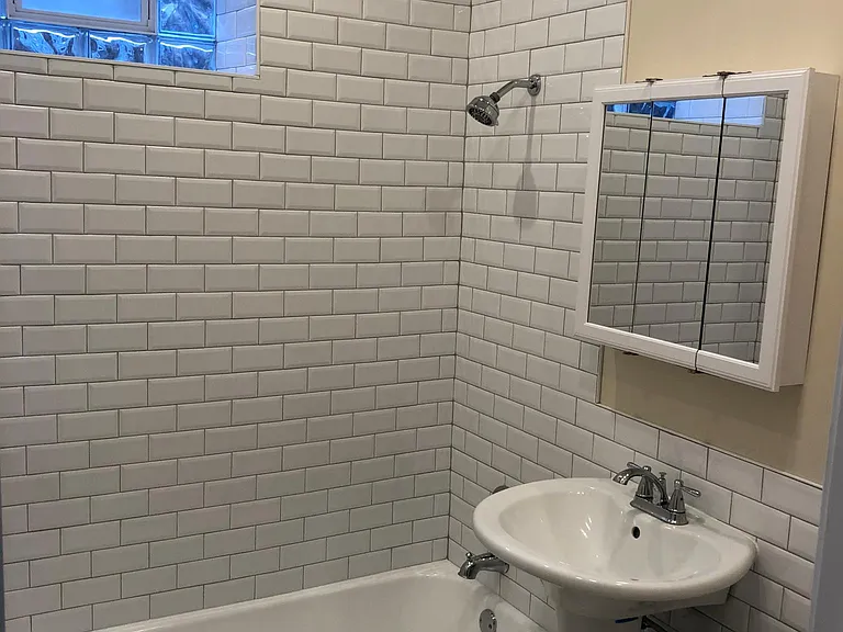 5635 N Wayne Ave #3 — Photo 5