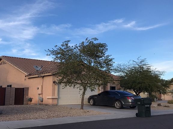 3rd image of 668 E Santa Fe St