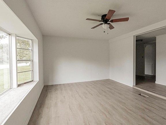 2nd image of 2422 Avilion Ct