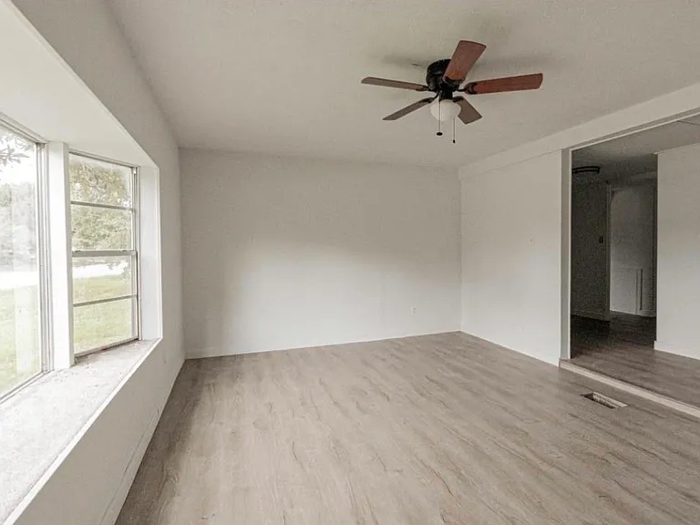 2422 Avilion Ct — Photo 2