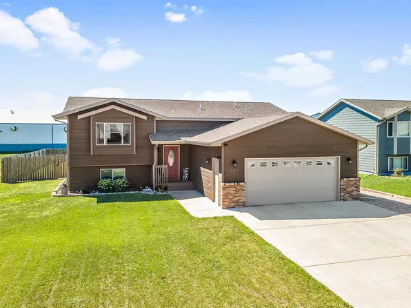 707 Radial Ln, Box Elder, SD 57719