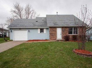 885 Prairie Ridge Rd, North Liberty, IA 52317