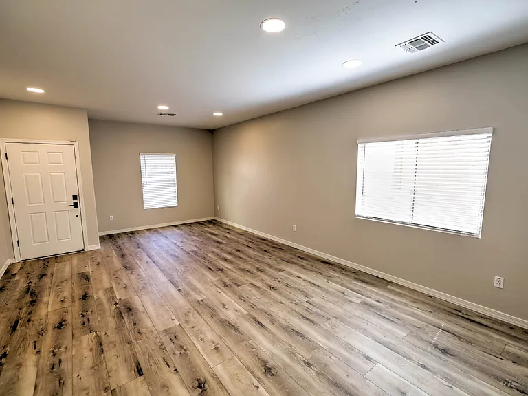 838 W Calle Valenciana — Photo 6