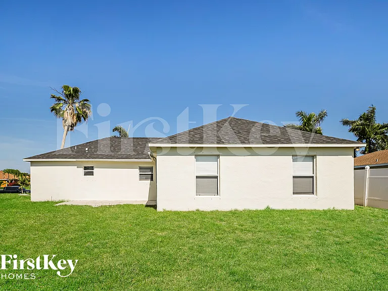 1120 NW 11th Pl — Photo 18