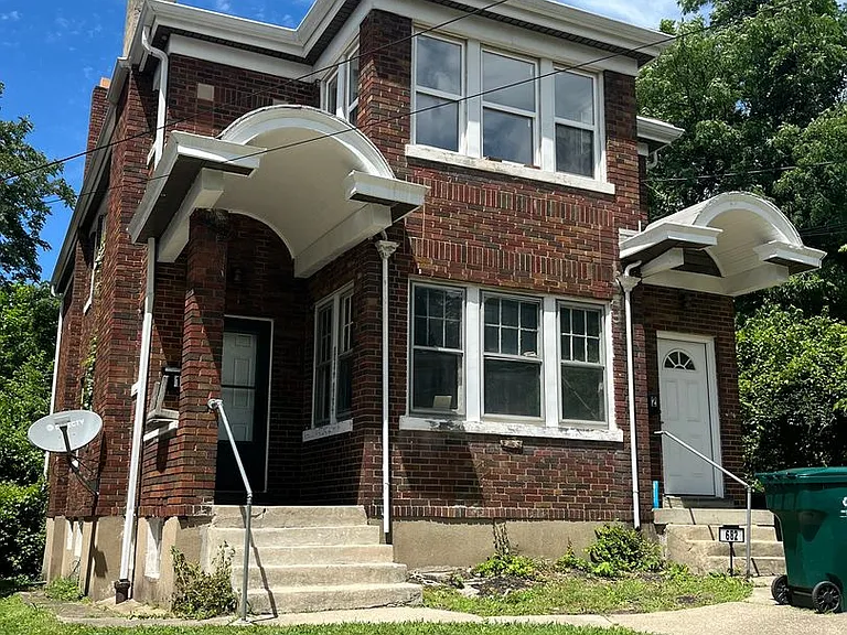 682 Greenwood Ave — Photo 2