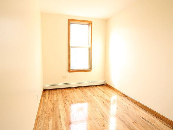 5th image of 286 McGuinness Blvd APT 3