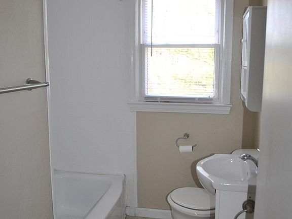 4th image of 1819 Pexton Ave