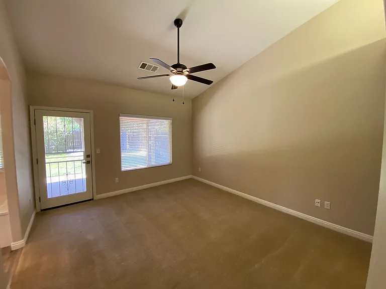 2643 W Oakridge Ave — Photo 12