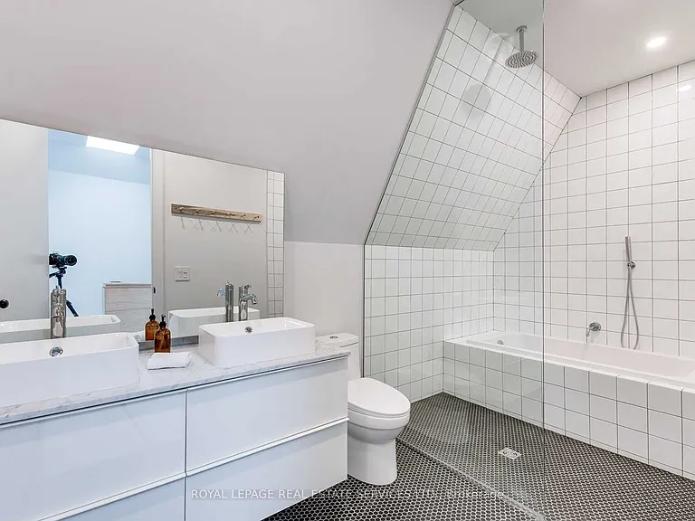 50 Gormley Ave — Photo 14