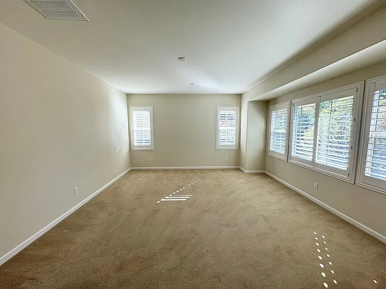 3508 Corsica Ct — Photo 12