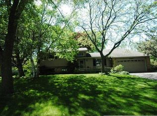 12812 Whitewood Dr, Burnsville, MN 55337