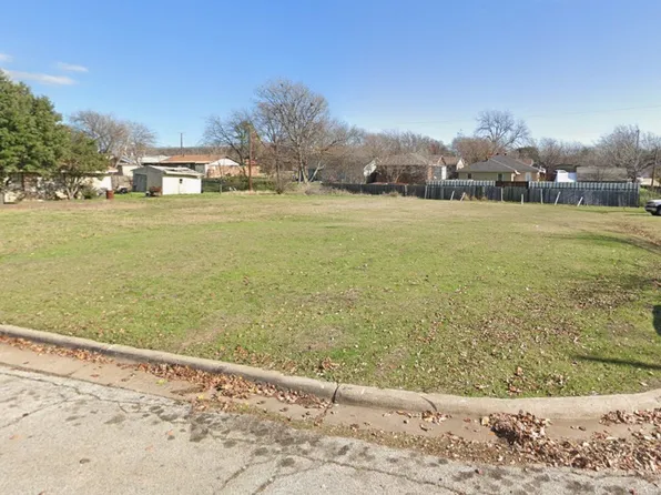 322 SW 17th St, Grand Prairie, TX 75051